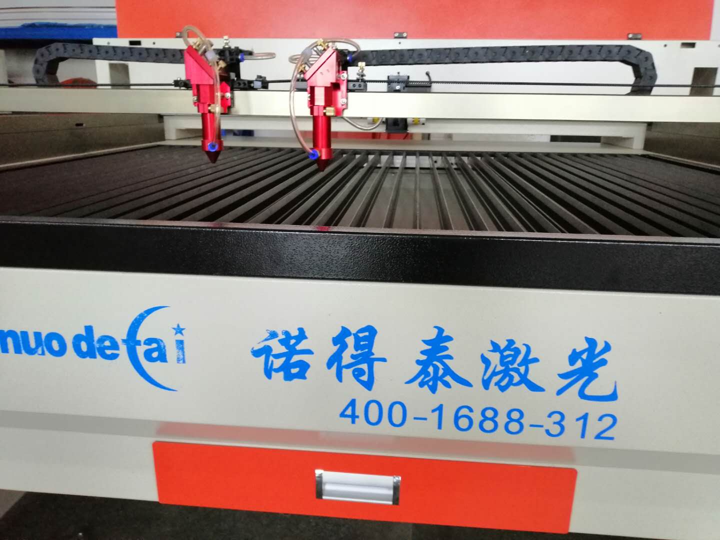 為什么布料激光切割機在切割的時候煙霧很大是什么原因？