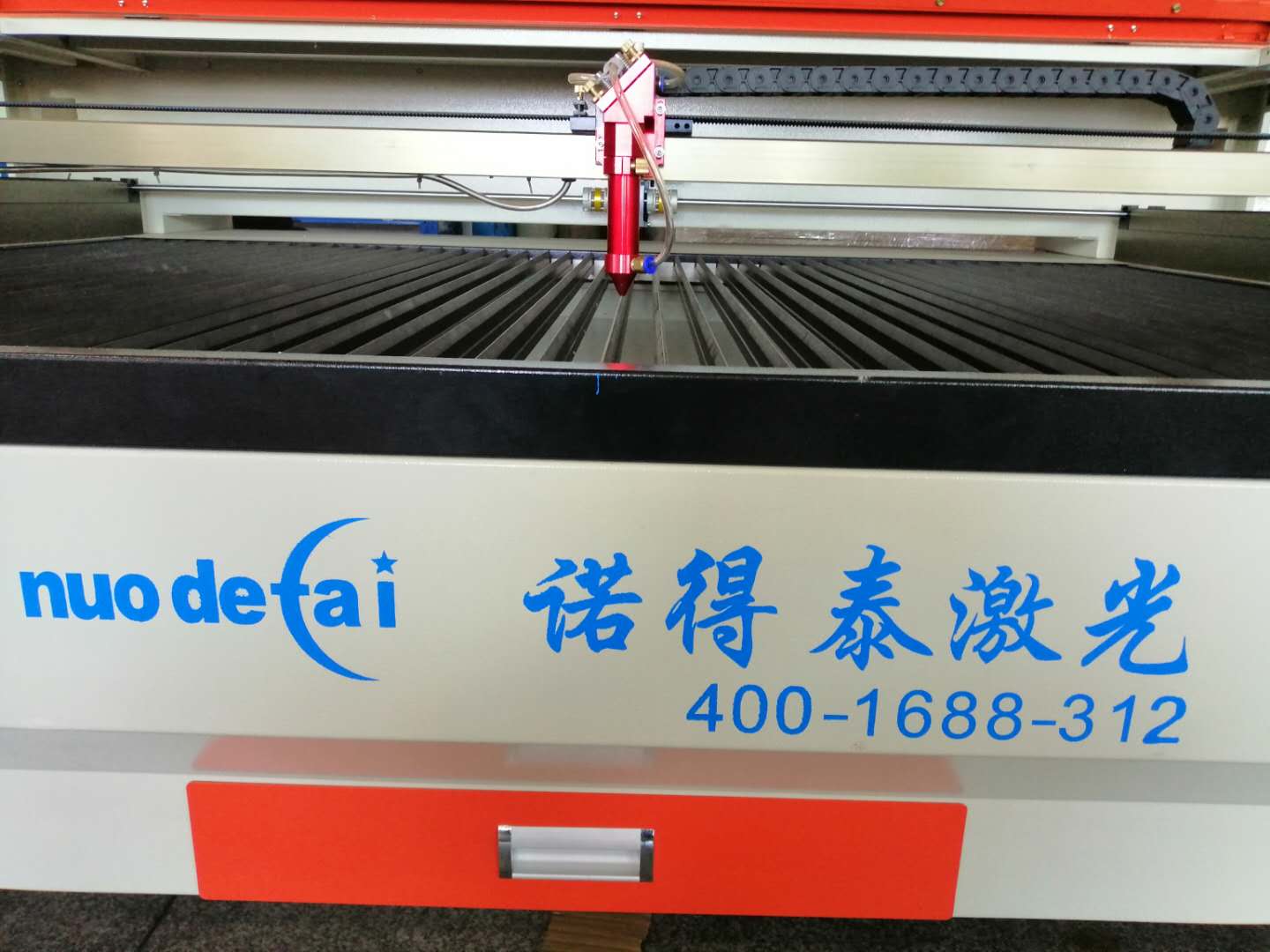 單頭與雙頭激光切割機有什么區(qū)別，該怎么選擇