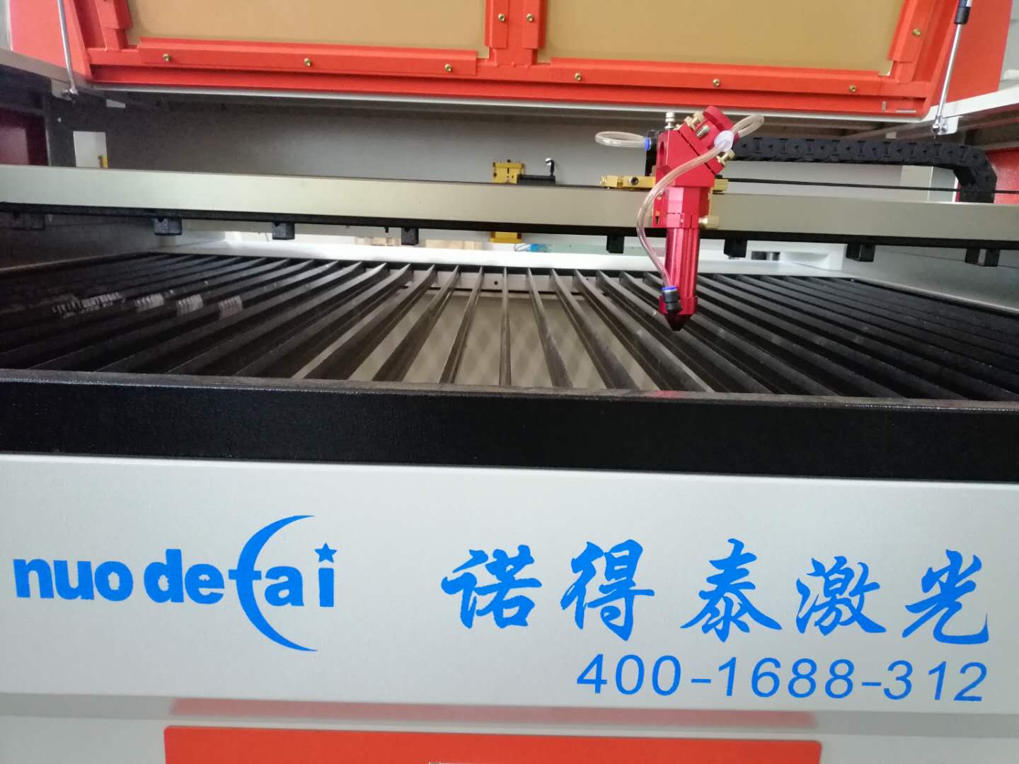 亞克力激光切割機(jī)核心價(jià)值體現(xiàn)在什么地方？